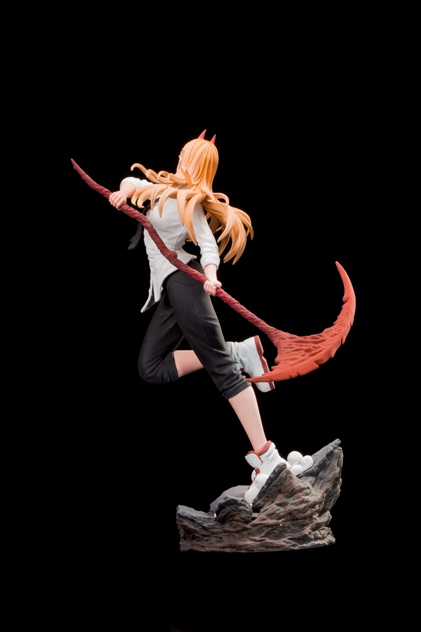 Power, Blood Fiend aus Chainsaw Man, mit charakteristischen Hörnern - Sammlerfigur - handgefertigt von P8 Studio