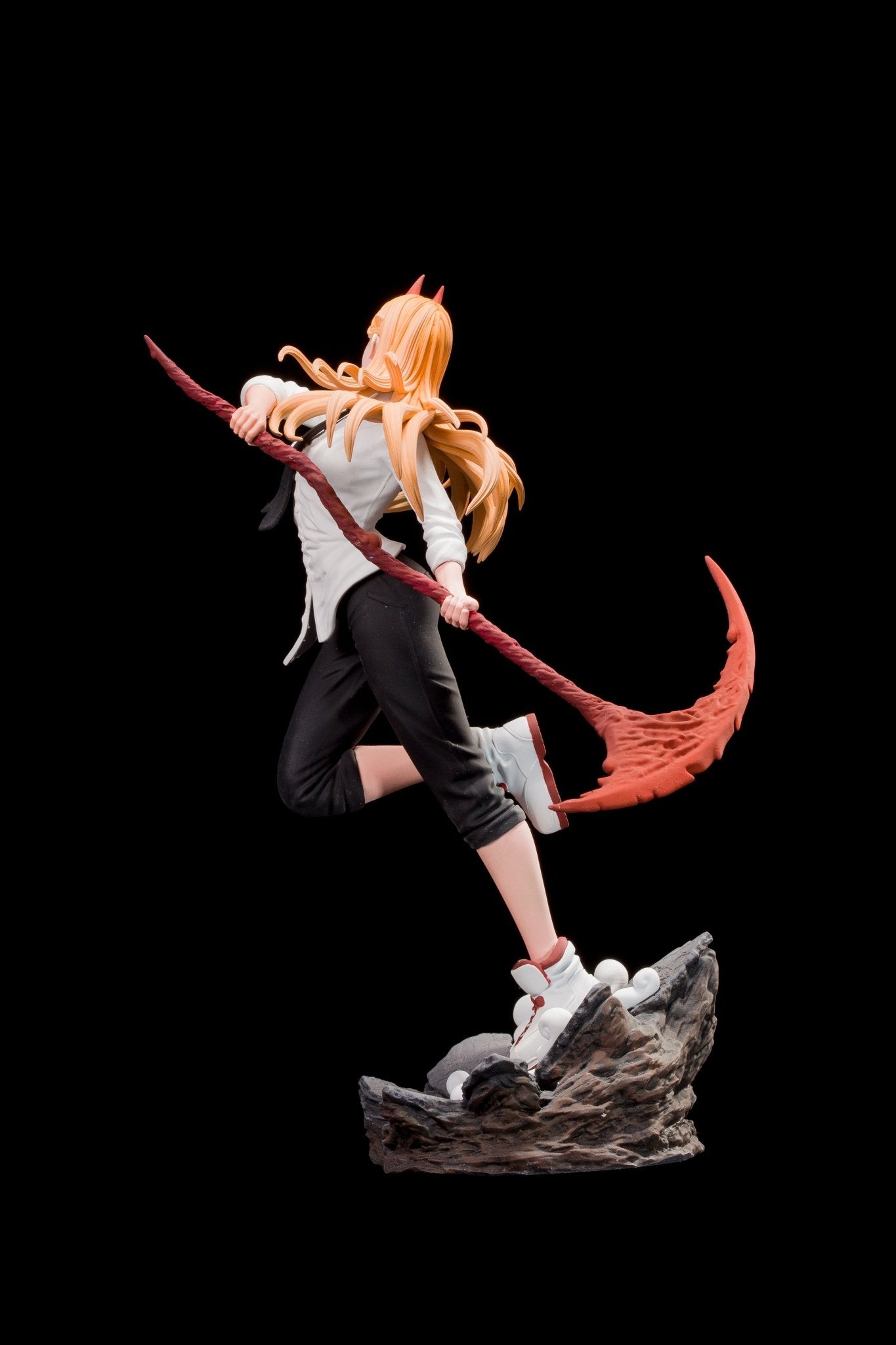 Power, Blood Fiend aus Chainsaw Man, mit charakteristischen Hörnern - Sammlerfigur - handgefertigt von P8 Studio