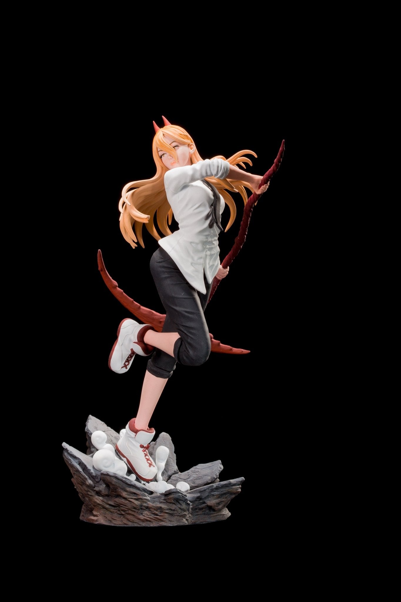 Power, Blood Fiend aus Chainsaw Man, mit charakteristischen Hörnern - Sammlerfigur - handgefertigt von P8 Studio